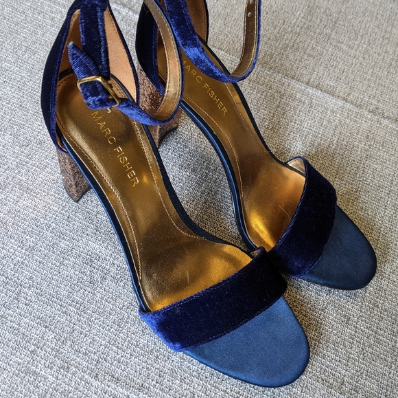 Marc Fisher Factor 2 Heels - Picture 4 of 7